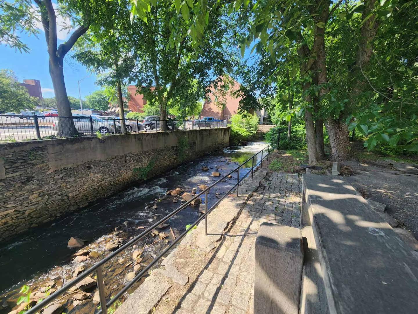 Jennifer'S Riverfront Foundry Apartment Downtown Providence Exterior photo