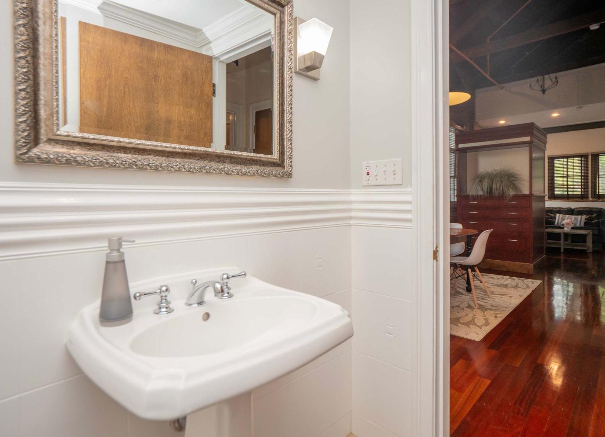 Jennifer'S Riverfront Foundry Apartment Downtown Providence Exterior photo
