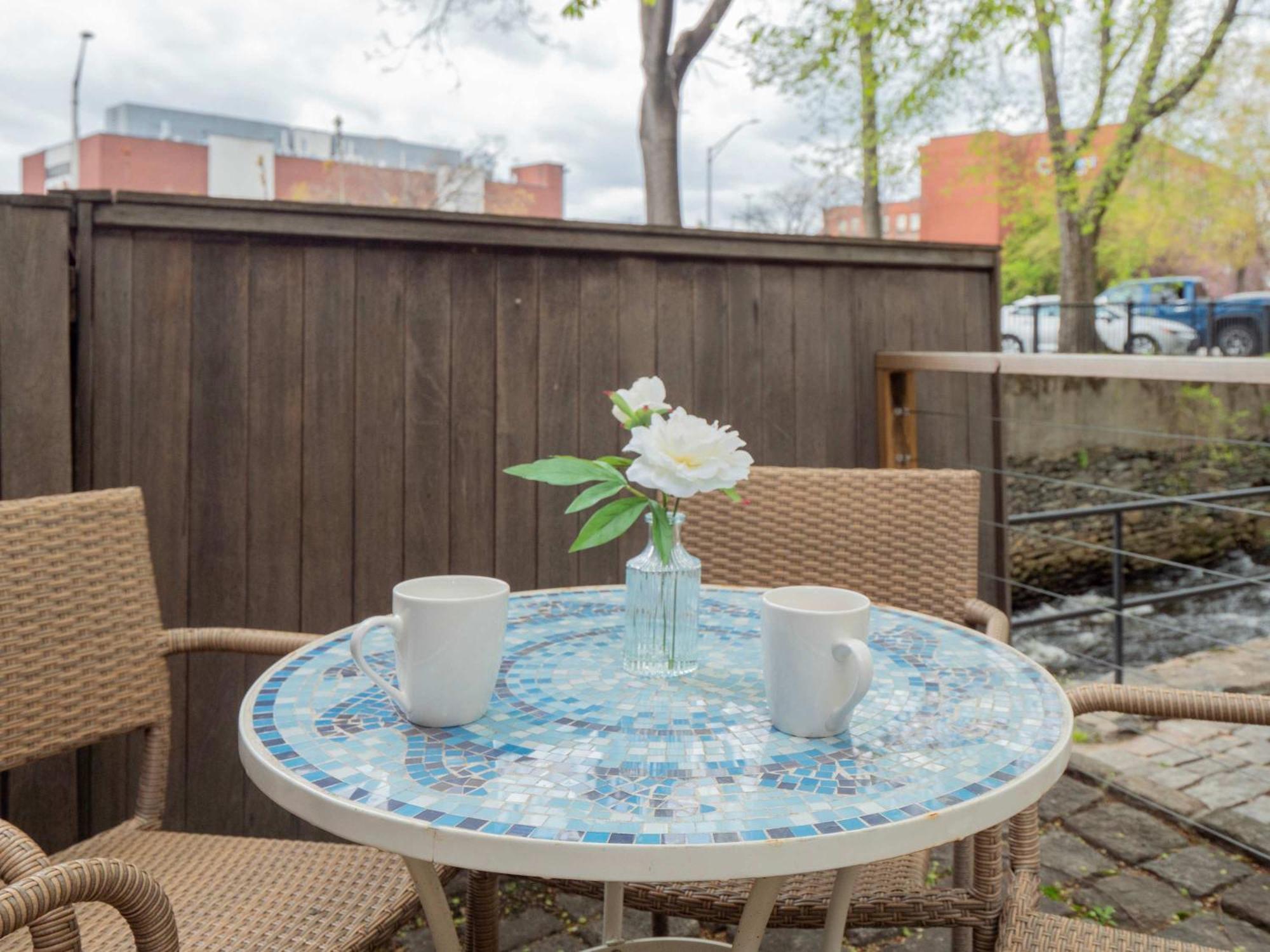 Jennifer'S Riverfront Foundry Apartment Downtown Providence Exterior photo